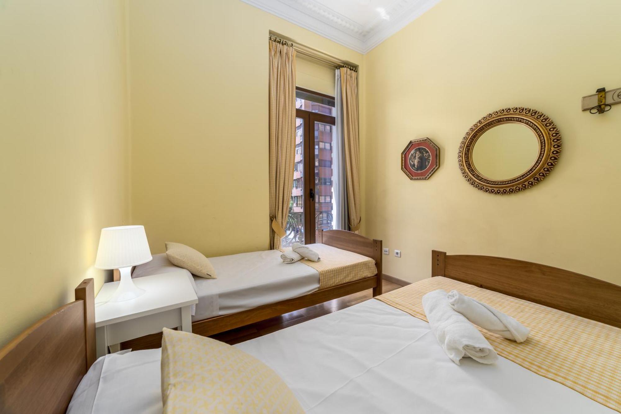 My Loft 4 You Gran Via บาเลนเซีย ภายนอก รูปภาพ